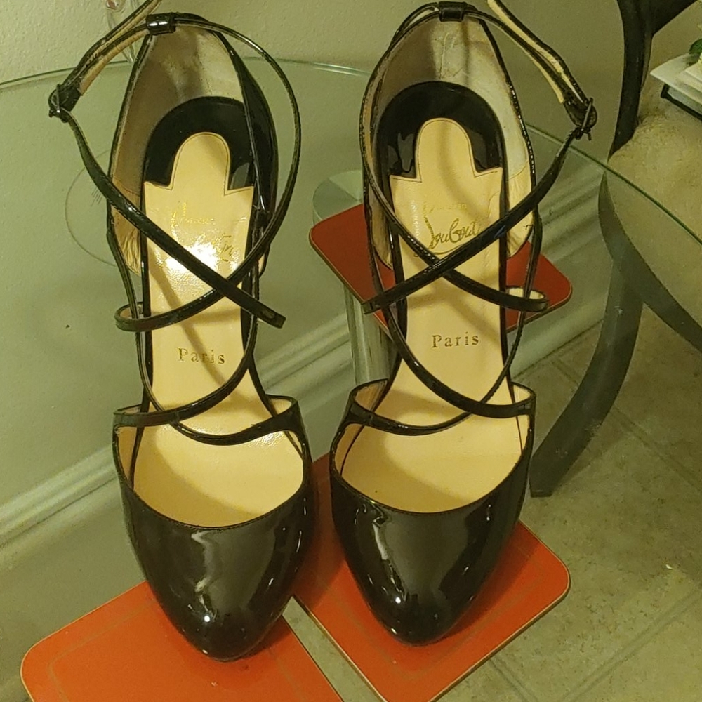 👠 Christian Louboutin Red Bottom Stiletoes👠 - Picture 2 of 5